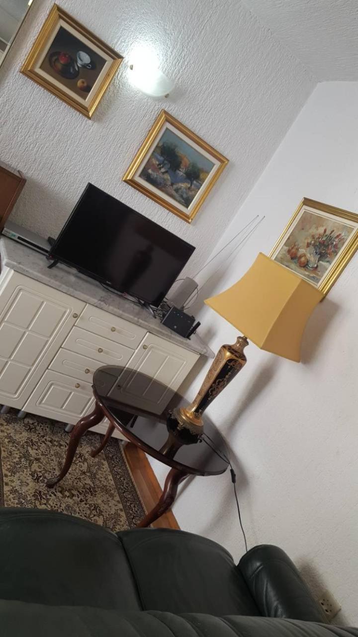 Apartment Sara Pirovac Luaran gambar