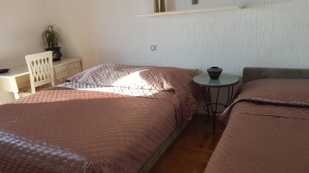 Apartment Sara Pirovac Luaran gambar