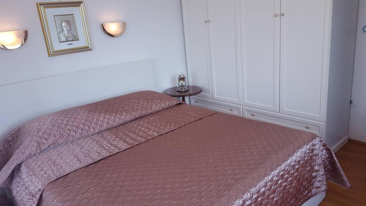 Apartment Sara Pirovac Luaran gambar